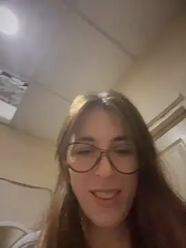 Live webcam show with MommmyYummy - Interactive Lovense toys available