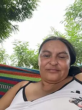 Horny-Mommy-Dirty live cam on Stripchat