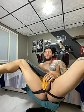 marcel_crawford96 live cam on Stripchat