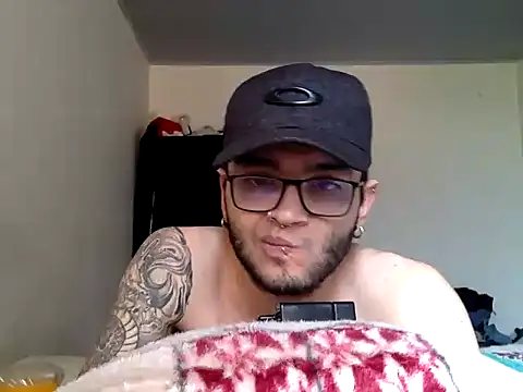 FoxBarck live cam on Stripchat