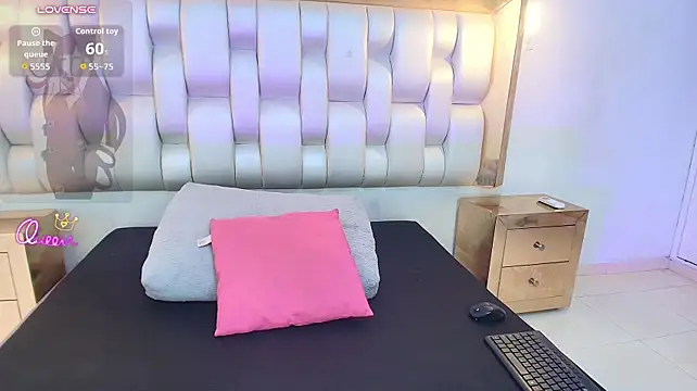 AprillRoss live cam