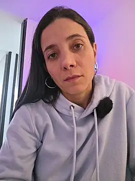 miaeyex live cam on Stripchat