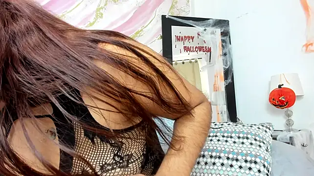 ZoeBluhs live cam on Stripchat