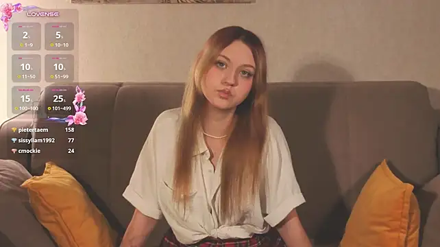 Kaattee live cam on Stripchat