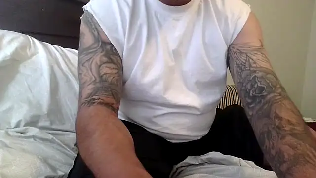 upinyou7 live cam on Stripchat