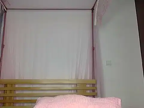 Layzeetovy live cam on Stripchat