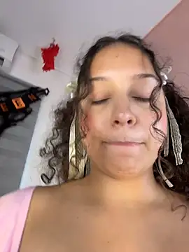 Shara_dreams in diretta in cam