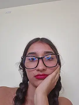 Miel_golden live cam on Stripchat