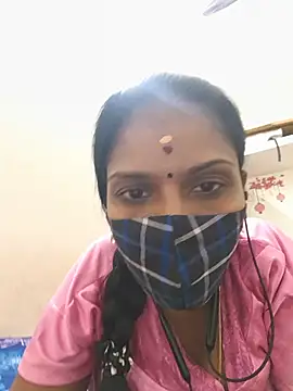 Tamil_Yalini12 live cam on Stripchat