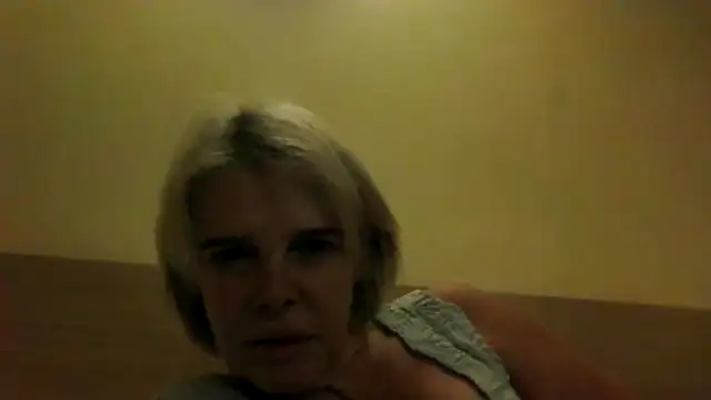 Huskie_Mia_UK live cam on Stripchat