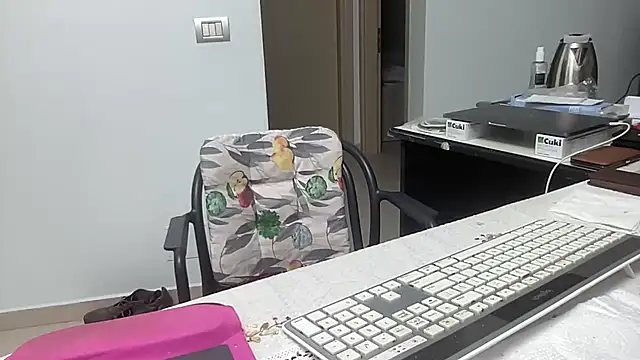 coach-karl live cam on Stripchat
