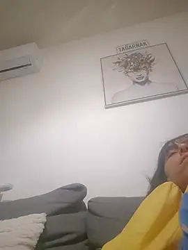 misscectito13 live cam on Stripchat