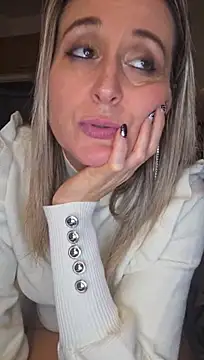 Malicia-hot in diretta in cam