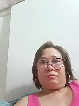 Larissa_102님의 방송 화면