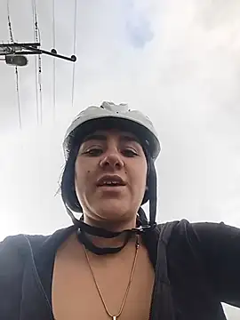 CAROLINE__07的直播画面