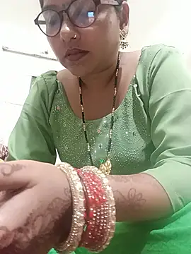 Heyy_Anshi live cam on Stripchat