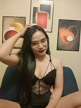 SweetJewel live cam on Stripchat