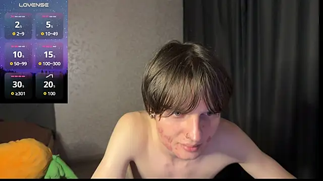 hotcutJake live cam on Stripchat