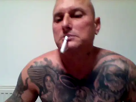 SamuelHeree13 live cam on Stripchat