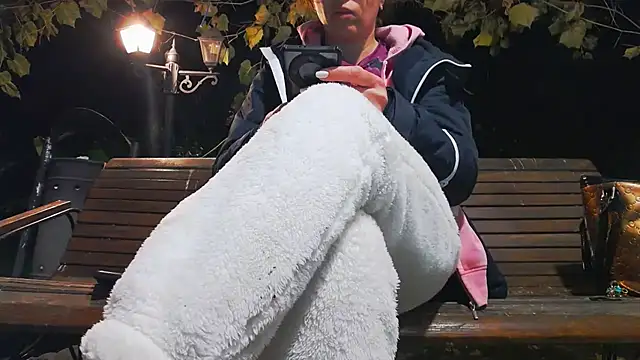 PublicBigLabiaMelly
