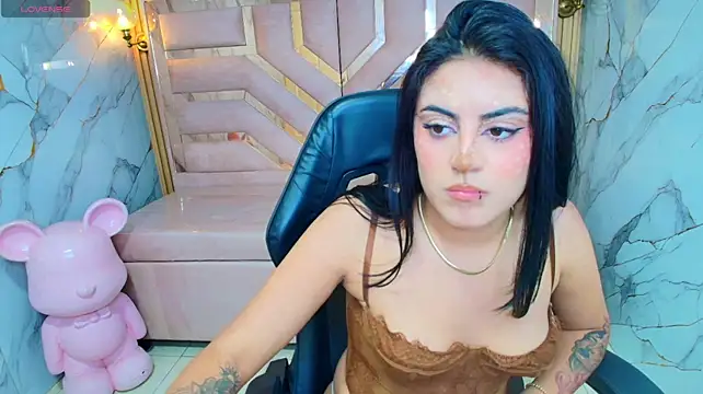 Isis_grey_r_