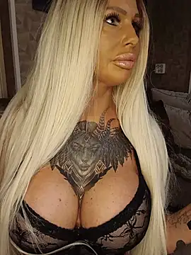 Barbie_070 live cam on Stripchat
