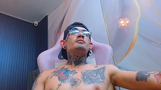 Boy_tatto77 live cam on Stripchat