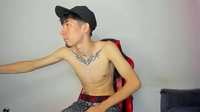 CAMILO__21 live cam on Stripchat