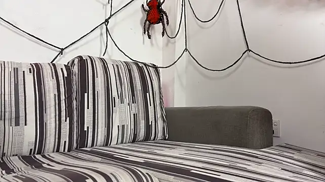 Oneki_Daffy live cam on Stripchat