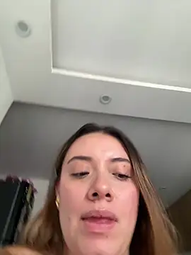 valery_mora — вебкам в эфире