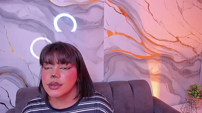 TiianaGloww_