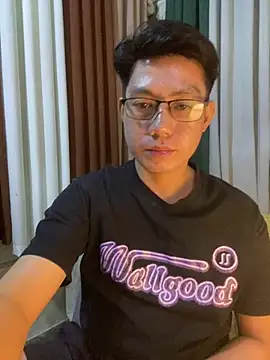 Xshyboyx's cam show statistics and live stream