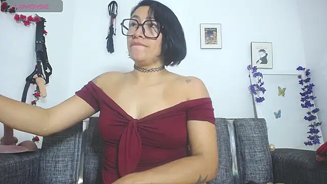 hornywifeee