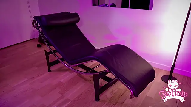 Rubbernina live sex cam