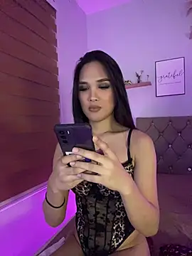 NathallieLovee live cam
