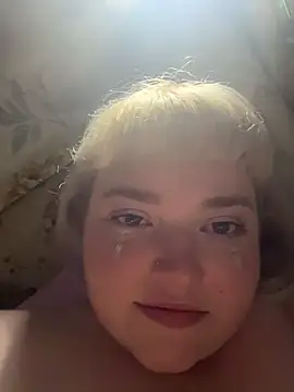LoloMensens live cam on Stripchat