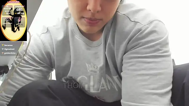 Thom_Ohtaniの配信中の画面