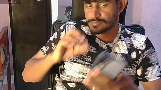 Yuvi_hot