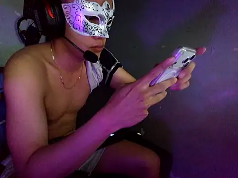 boyhigh1997 live cam on Stripchat