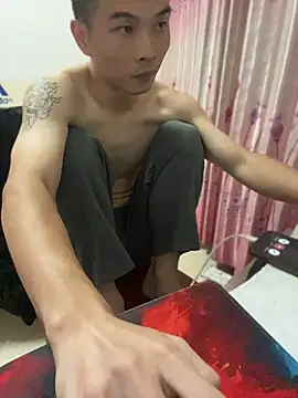 gutou001 live cam on Stripchat