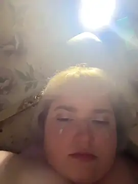 LoloMensens live cam on Stripchat