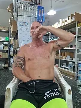 Senor_martin live cam on Stripchat