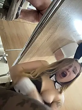 liza_risky (F young) - Funny bunny shakes her boobs in public