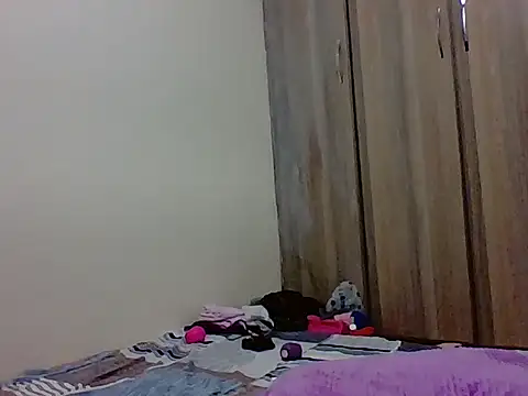 Creamy_diva7 live cam on Stripchat