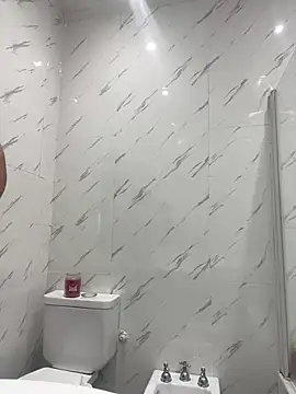 Milf_Mayra live cam on Stripchat