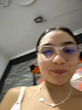 Mia_Luxor