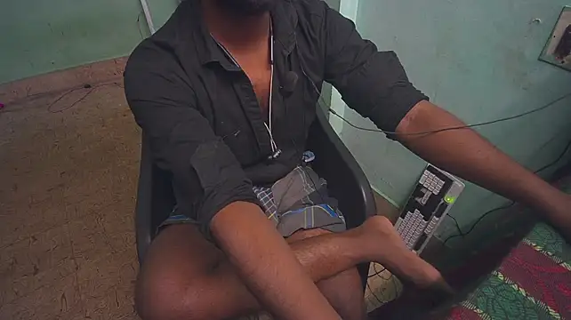 Tamil_KDD live cam on Stripchat