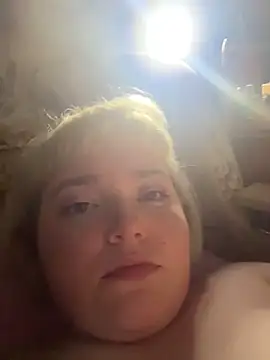LoloMensens live cam on Stripchat