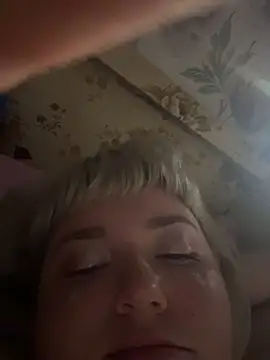LoloMensens live cam on Stripchat