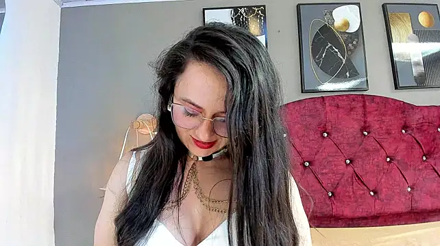 angela_nix